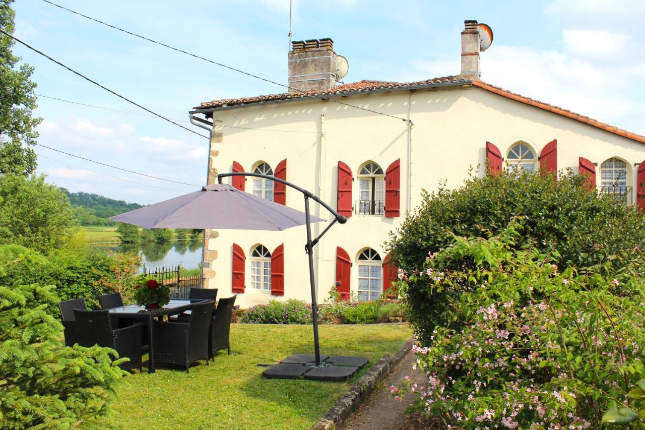 B&B Availles-Limouzine - La Maison du Passeur - Bed and Breakfast Availles-Limouzine