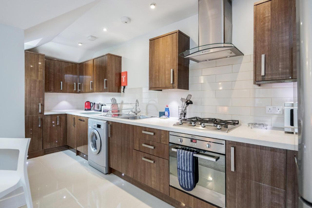 Roomspace Serviced Apartments - Lomond Court - B&B Surbiton