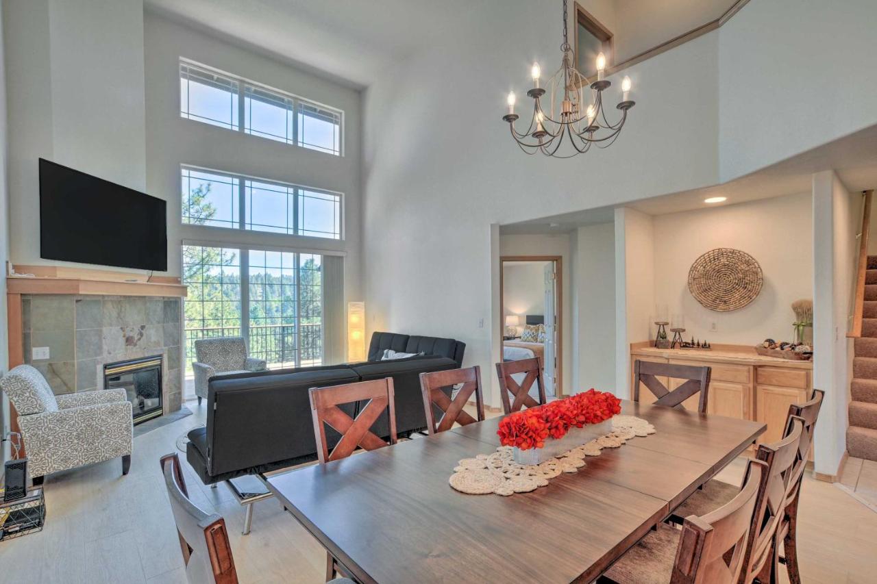 Bright Klamath Falls Townhome with Resort Perks - B&B Klamath Falls
