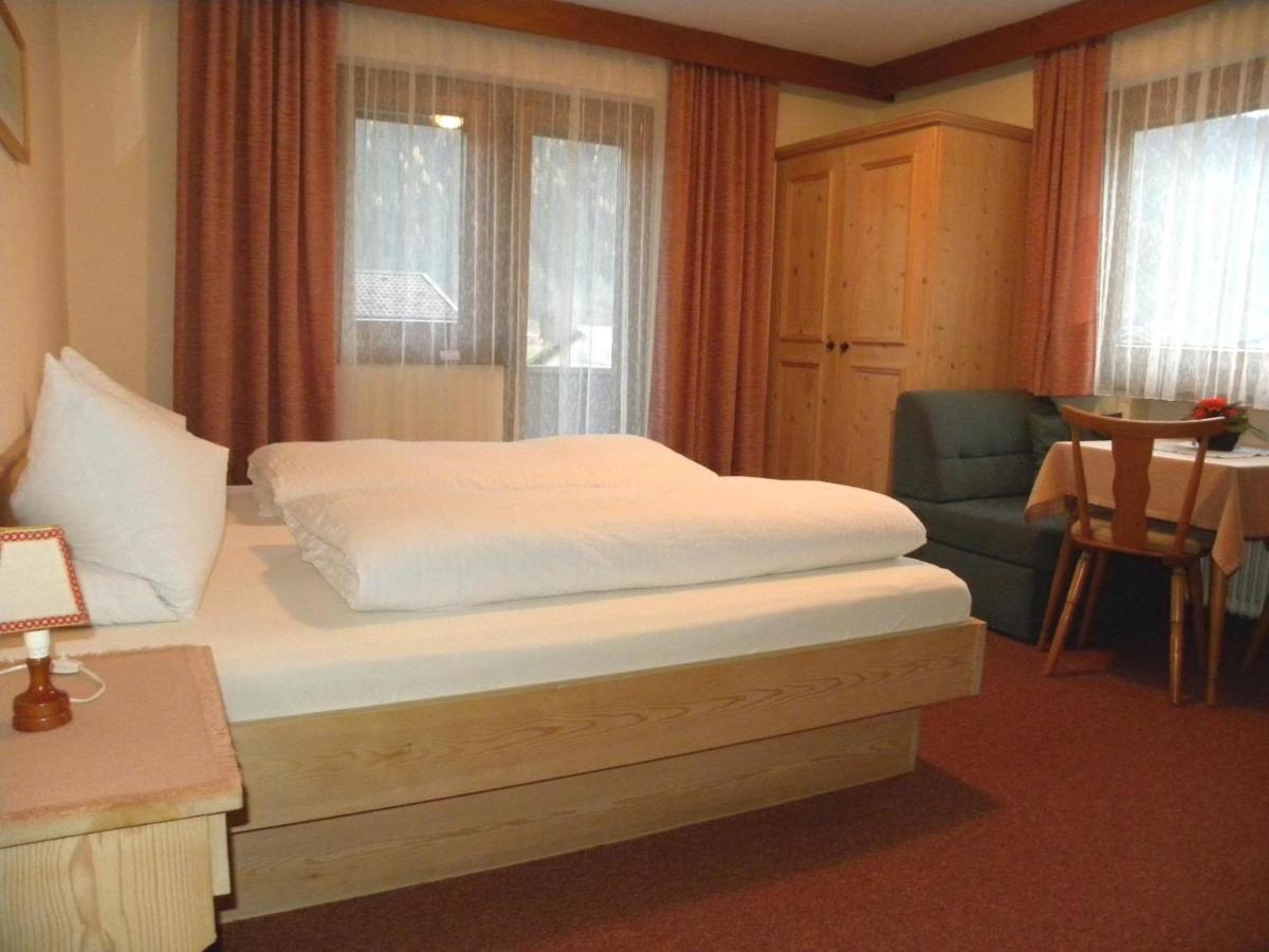 Two-Bedroom Apartment with Balcony and Mountain View