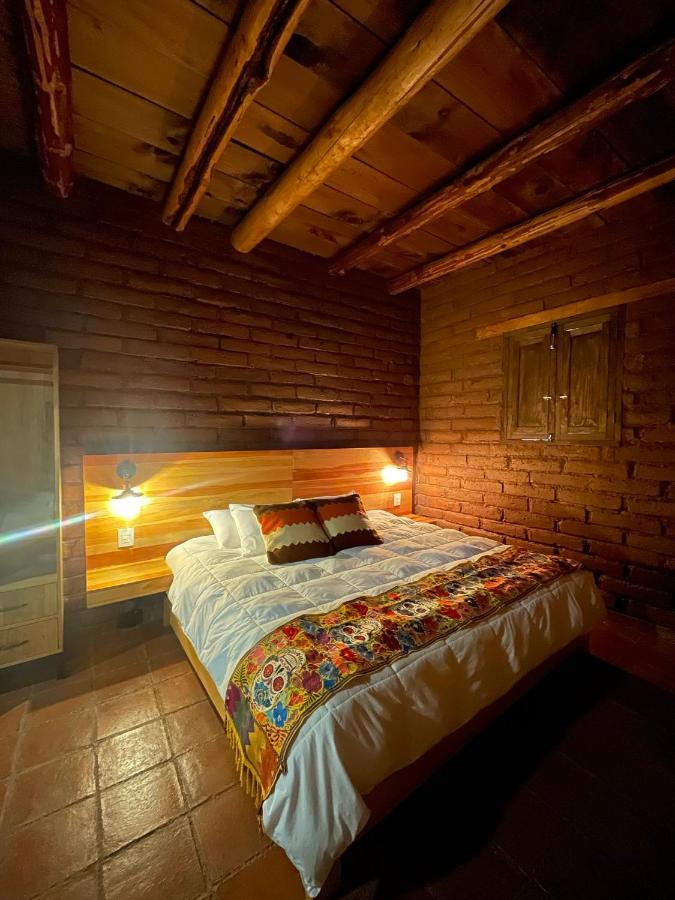 Deluxe Room (2 Adults + 1 Child)