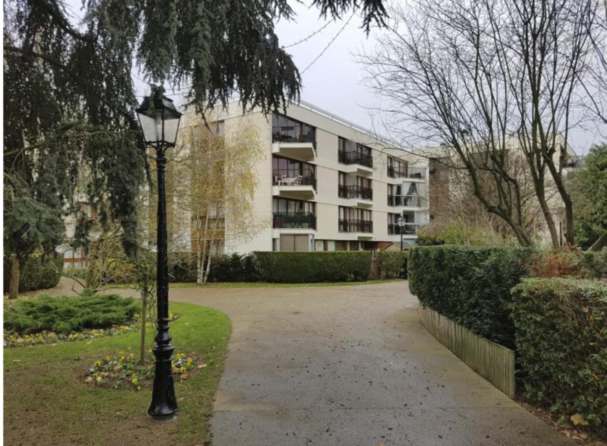 Grand studio proche versailles château - B&B