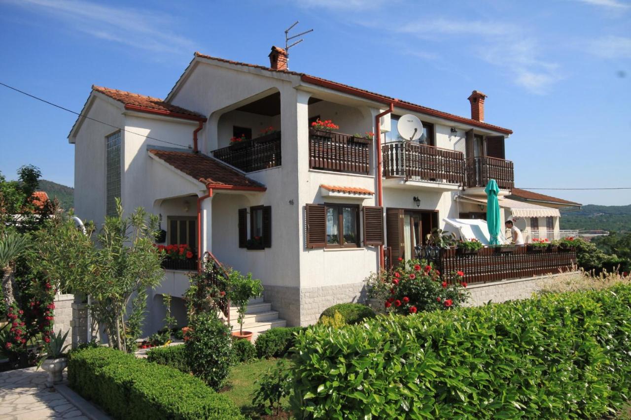 B&B Matulji - Apartments for families with children Opatija - Pobri, Opatija - 7890 - Bed and Breakfast Matulji