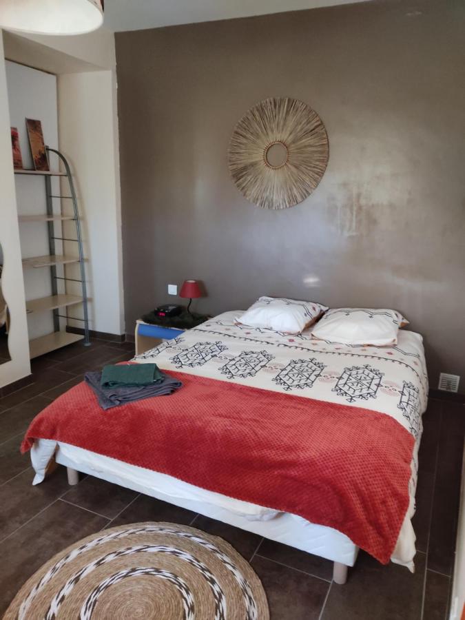 Chambre privée avec parking - B&B