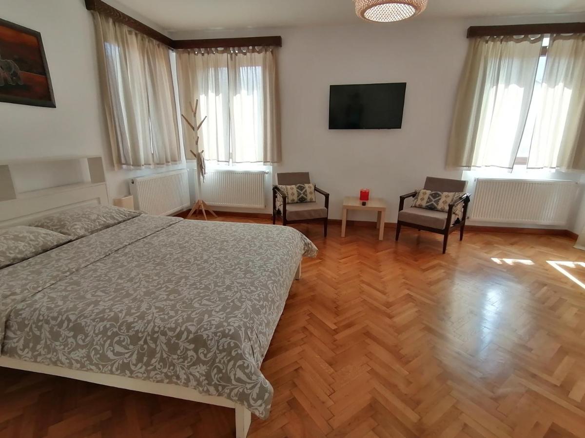 Familiekamer met Uitzicht op de Bergen