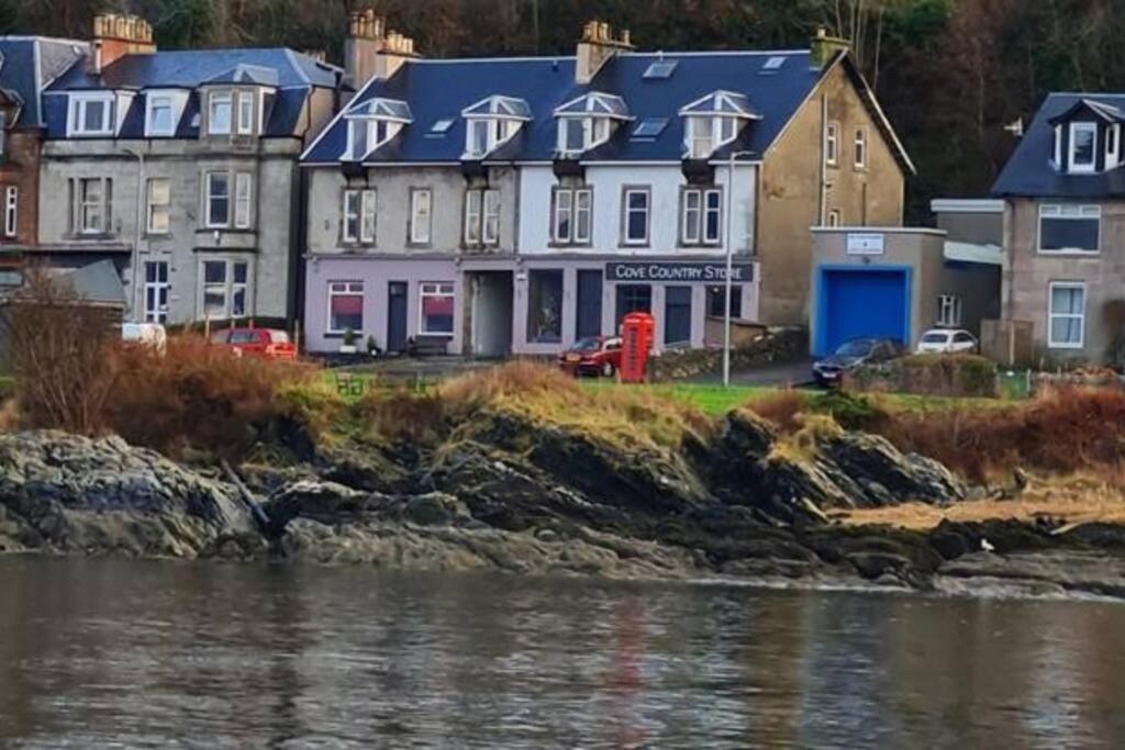 Superb Loch Side Apartment with Sea & Sunset Views - Bed and Breakfast