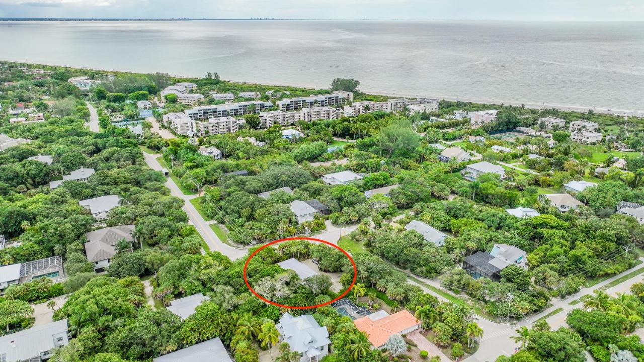 Turtle Tracks West - B&B Sanibel