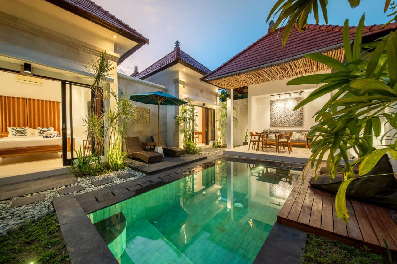 Villa Banua Seminyak - B&B