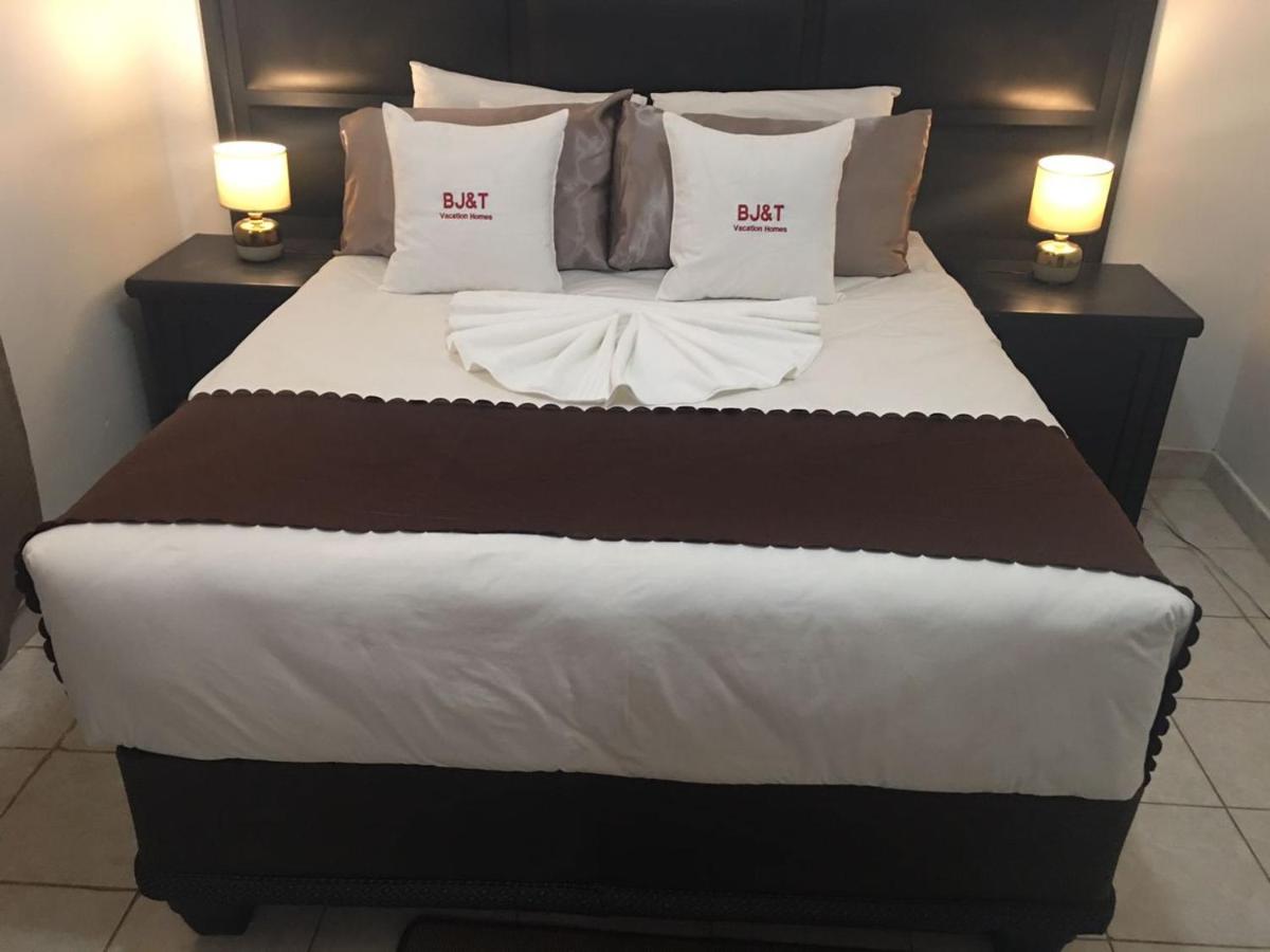 B&B Kasane - BJ&T Vacation Homes - Bed and Breakfast Kasane