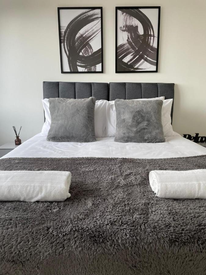 Premier Suite- Bedford city centre with free gym & parking - B&B