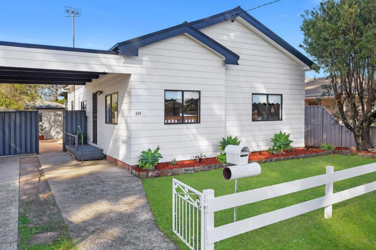 B&B Ettalong Beach - Large Cottage Near Ettalong Centre - Bed and Breakfast Ettalong Beach