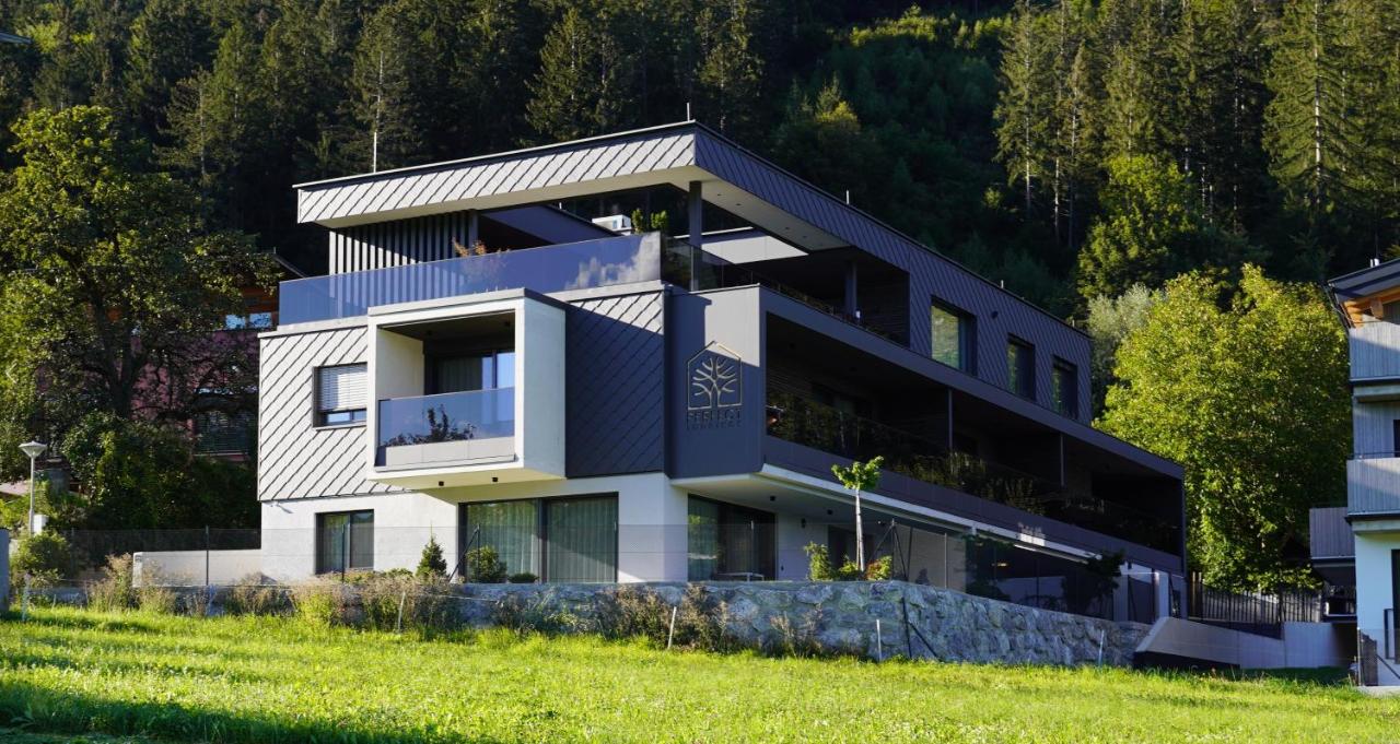 Apartment with Mountain View