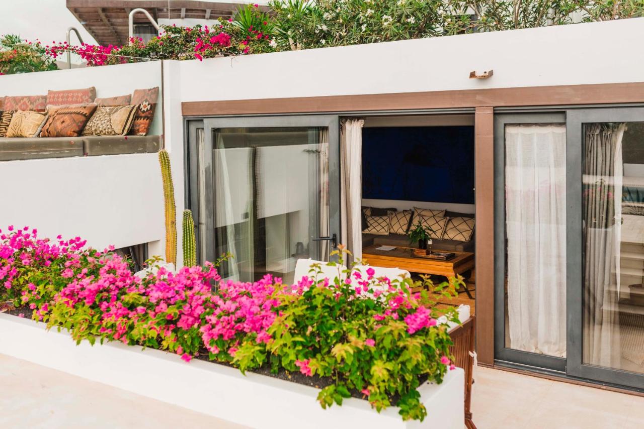 Apartment with Pool View 