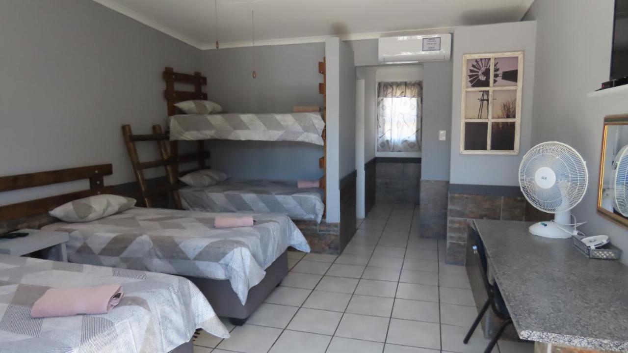 B&B Beaufort West - Die Windpomp Gastehuis - Bed and Breakfast Beaufort West