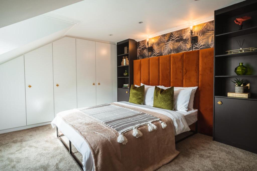 The West End Loft - 5* Retreat - Private Parking! - B&B