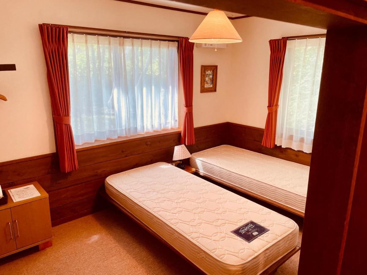 Twin Room with Shower