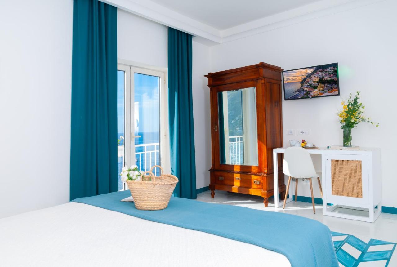 Double or Twin Room with Sea View