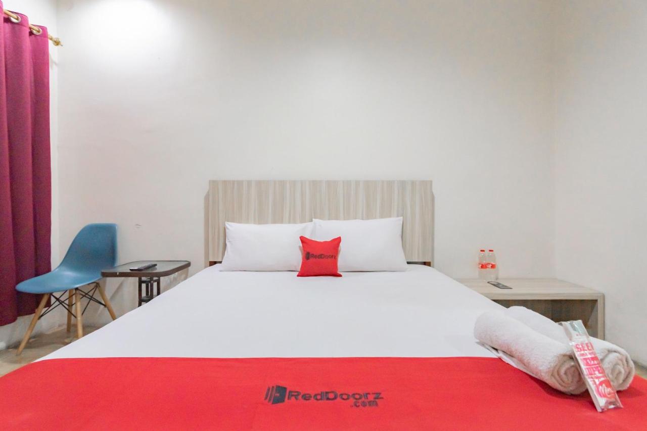 B&B Bandung - RedDoorz Syariah at Cigadung Raya Street - Bed and Breakfast Bandung