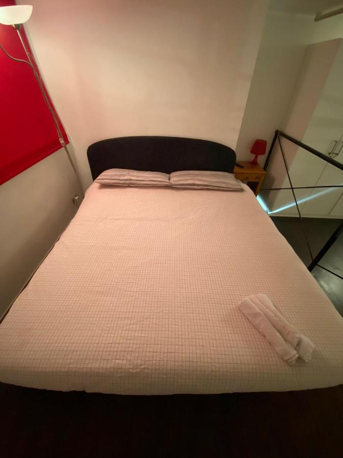 Appartamento loft con parcheggio gratuito - Chambres d’hôtes
