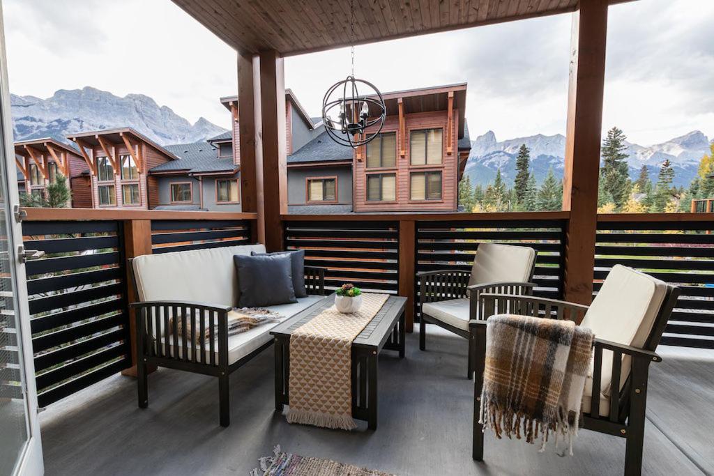 B&B Canmore - Spring Creek Condo by Canadian Rockies Vacation Rentals - Bed and Breakfast Canmore