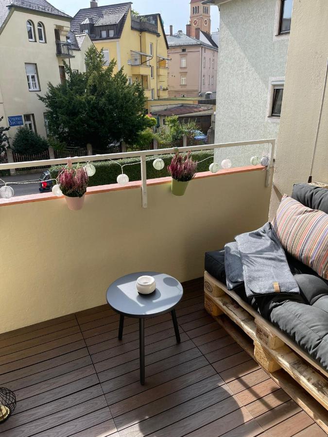 Lilis Apartment mit Balkon - B&B Augsburg