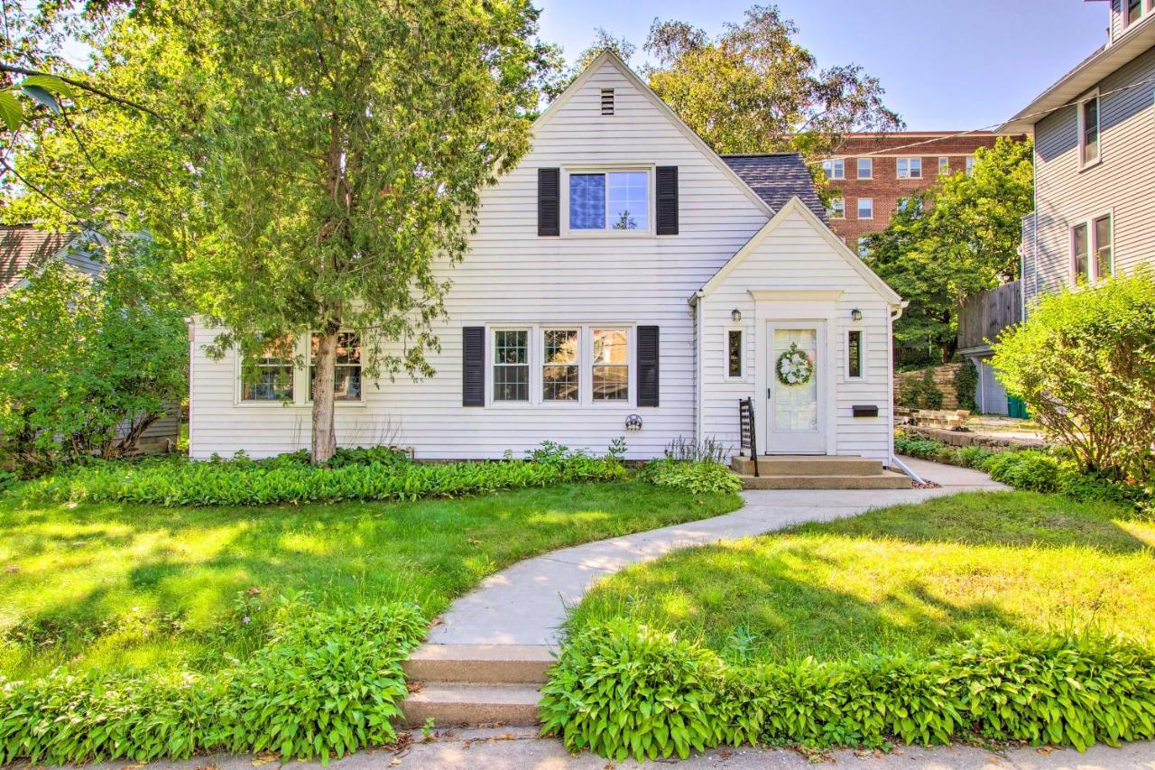 Elegant Home 5 Blocks to Mayo Clinic and Hospital - Ferienwohnung Rochester