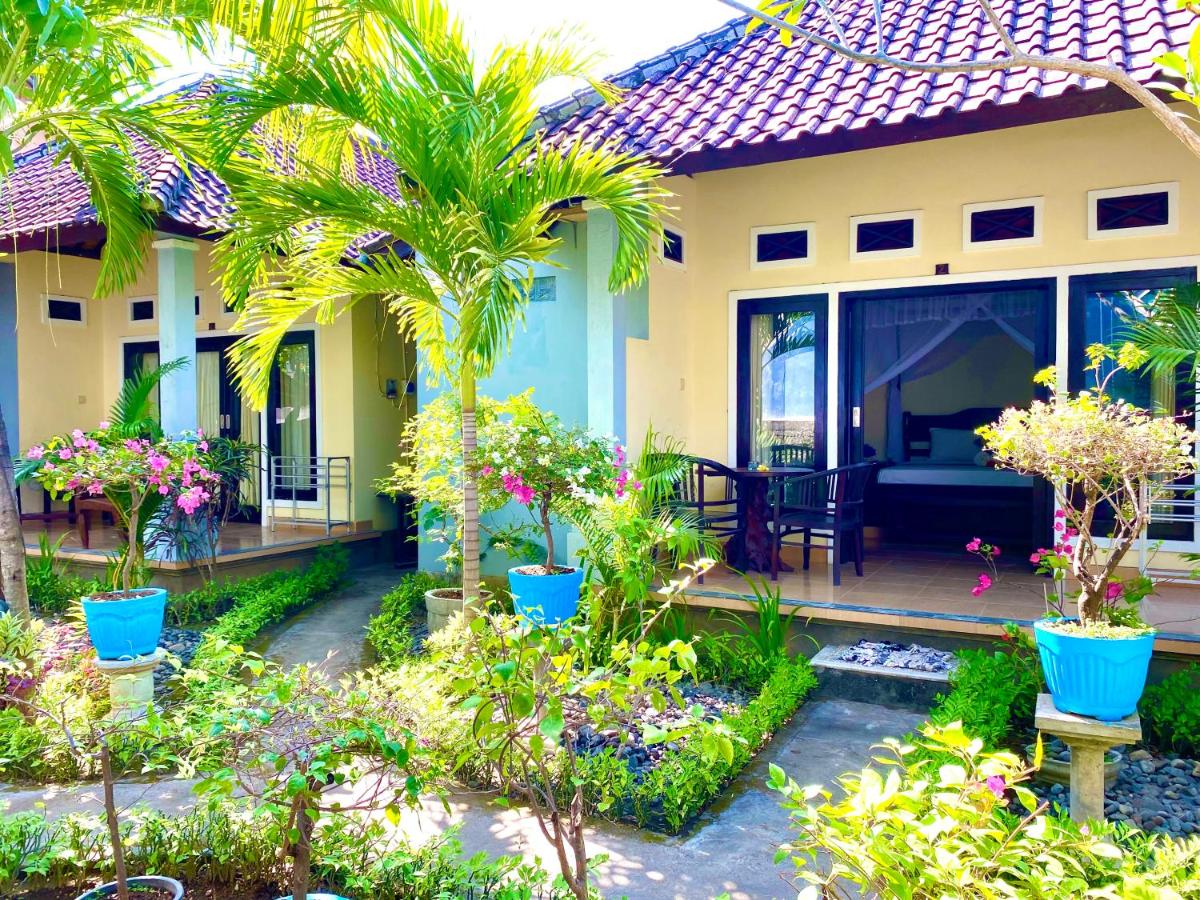 Lakromo Amed Homestay - Bed and Breakfast