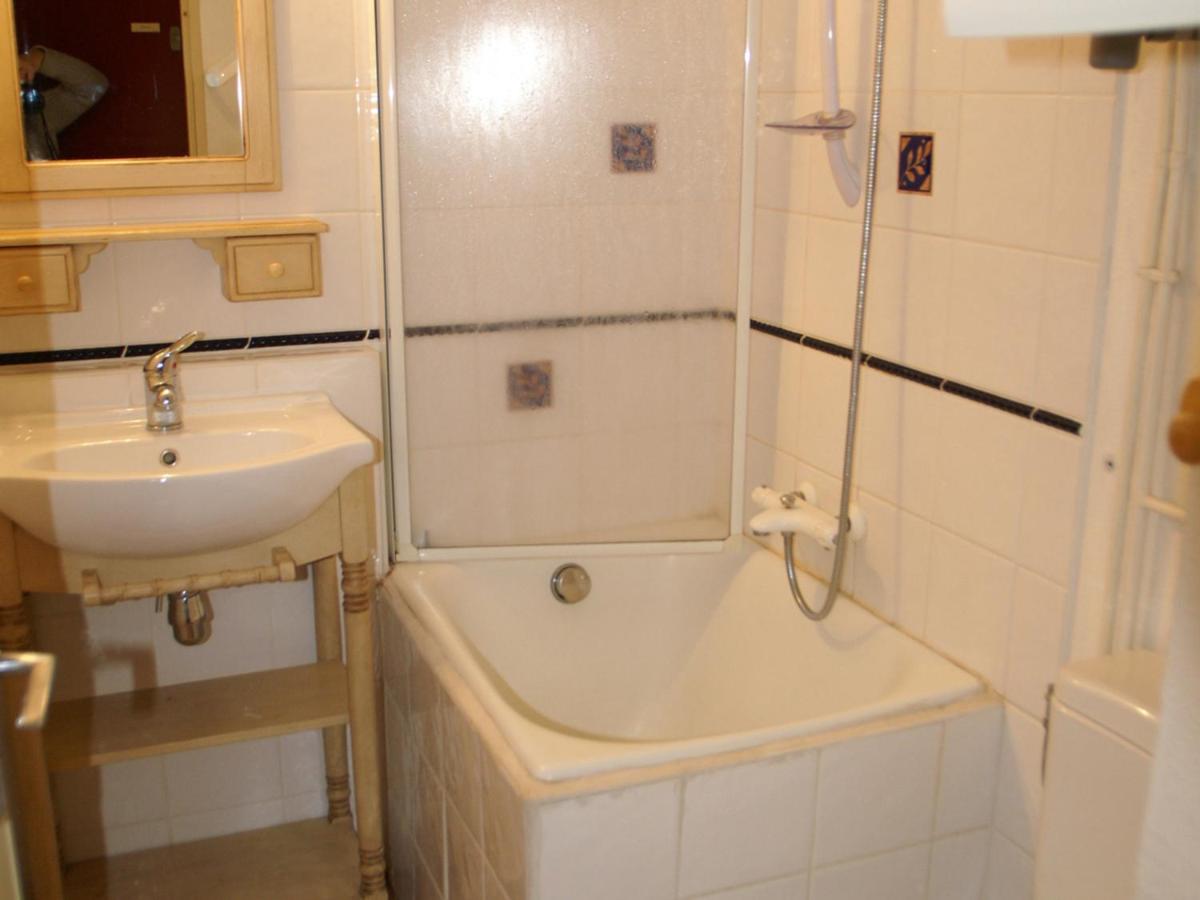 Studio fonctionnel au pied des pistes avec balcon - FR-1-557-94 - Chambres d'hôtes Les Adrets