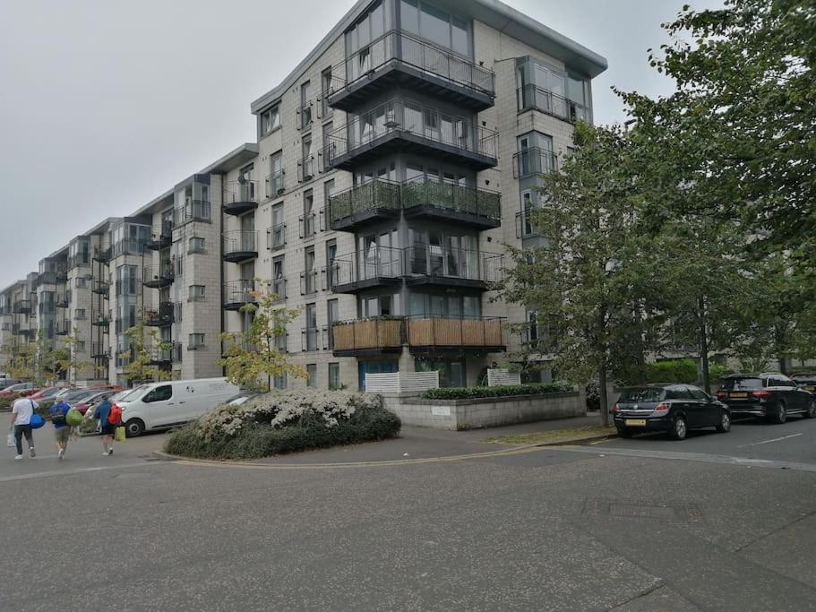 Fabulous 3 Bedroom Flat - Bed and Breakfast