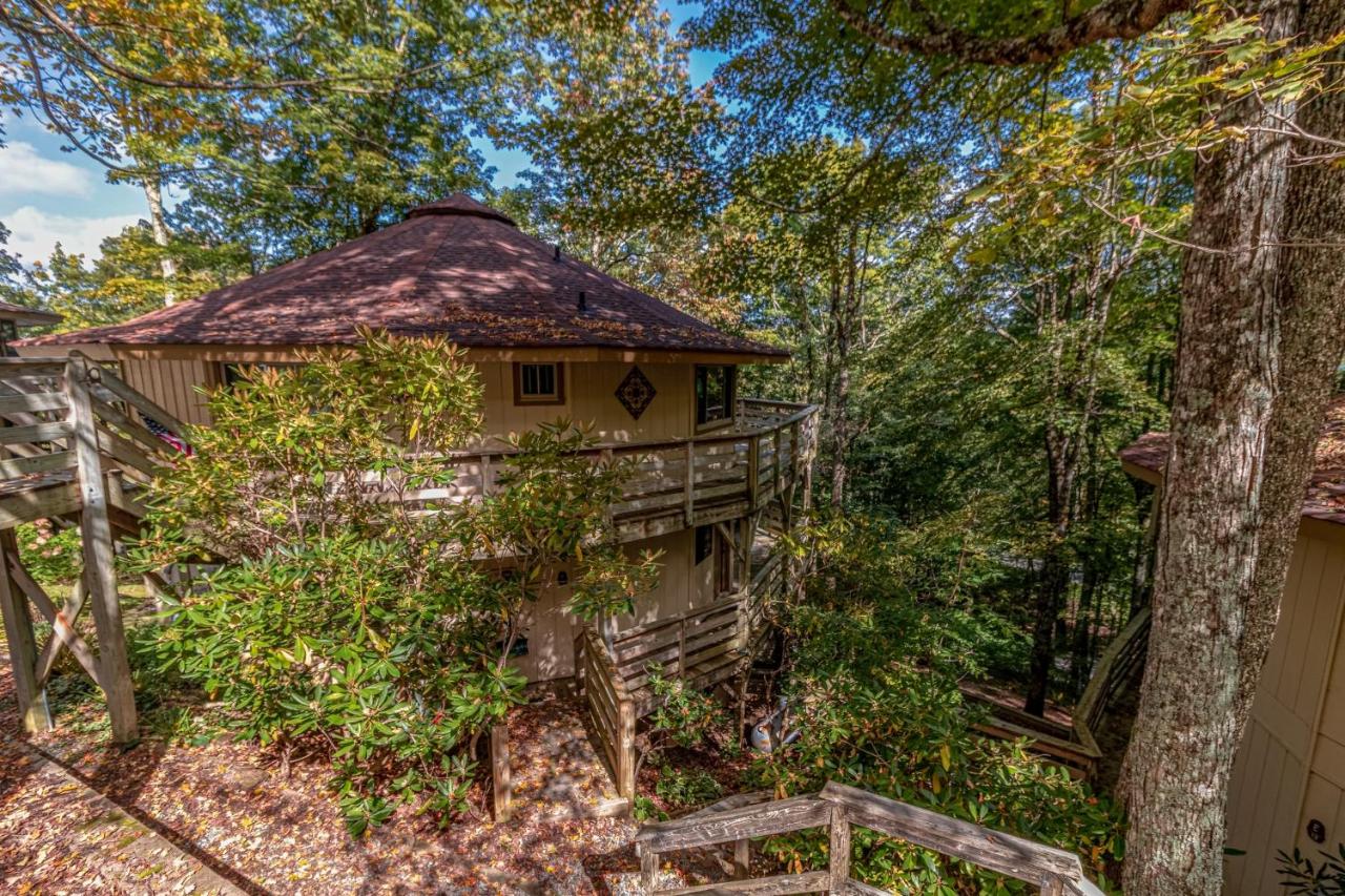 Treehouse Lodge at Sugar Mountain - B&B