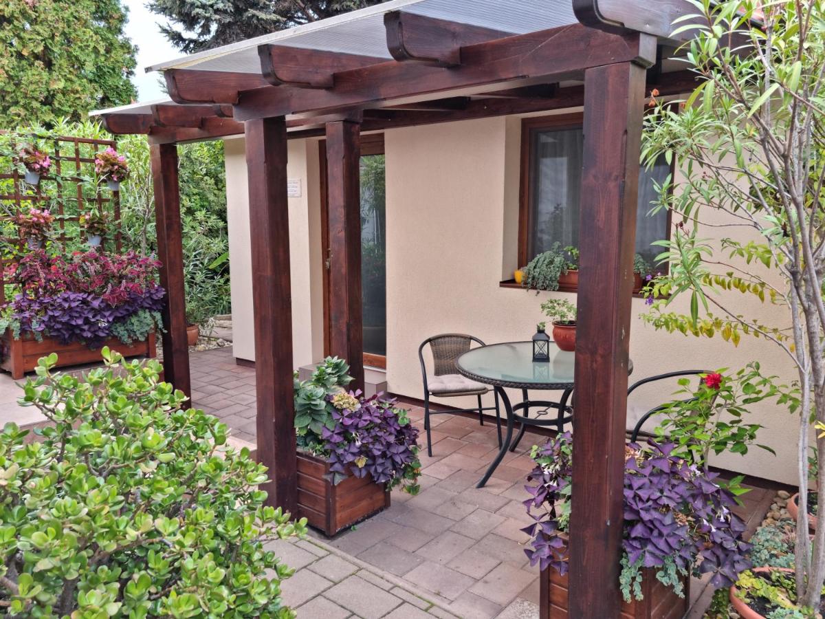 Häuschen Viktória - Ferienwohnung Zamardi