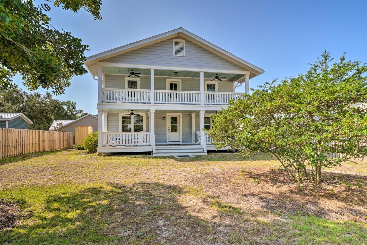 Historic Family Home Less Than 1 Mi to Long Beach! - Ferienwohnung Oak Island