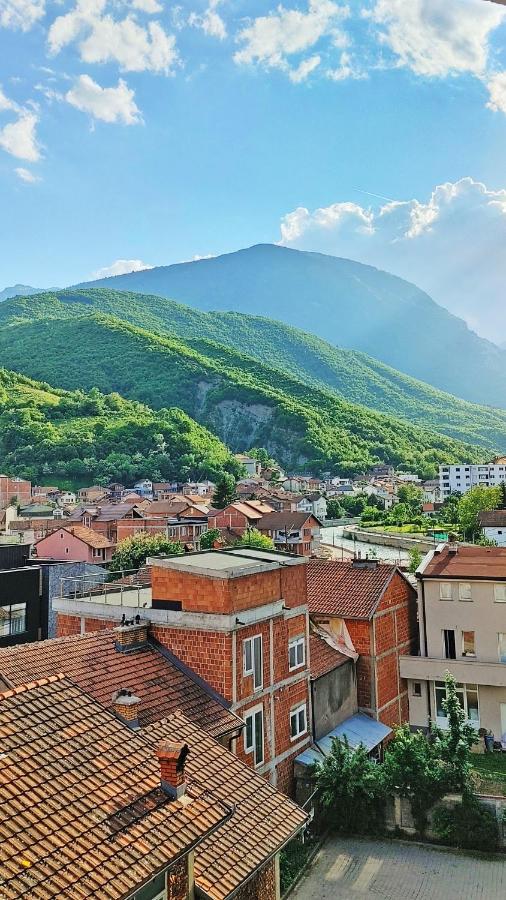 B&B Peja - Central Private Apartment with Views - Bed and Breakfast Peja