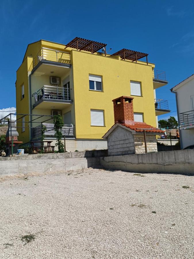 Apartmani Sunčev sjaj - Chambres d’hôtes