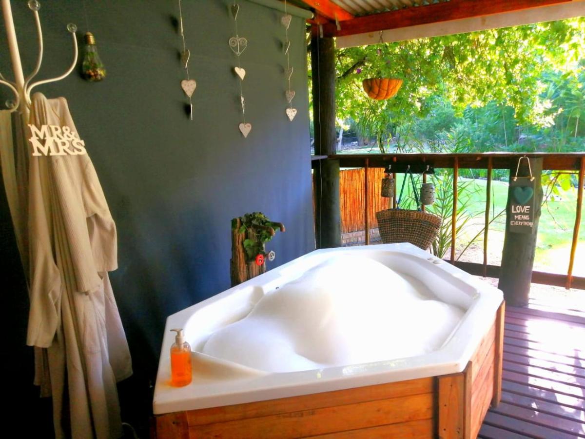 B&B Oudtshoorn - Cango Retreat Lover's nest - Bed and Breakfast Oudtshoorn