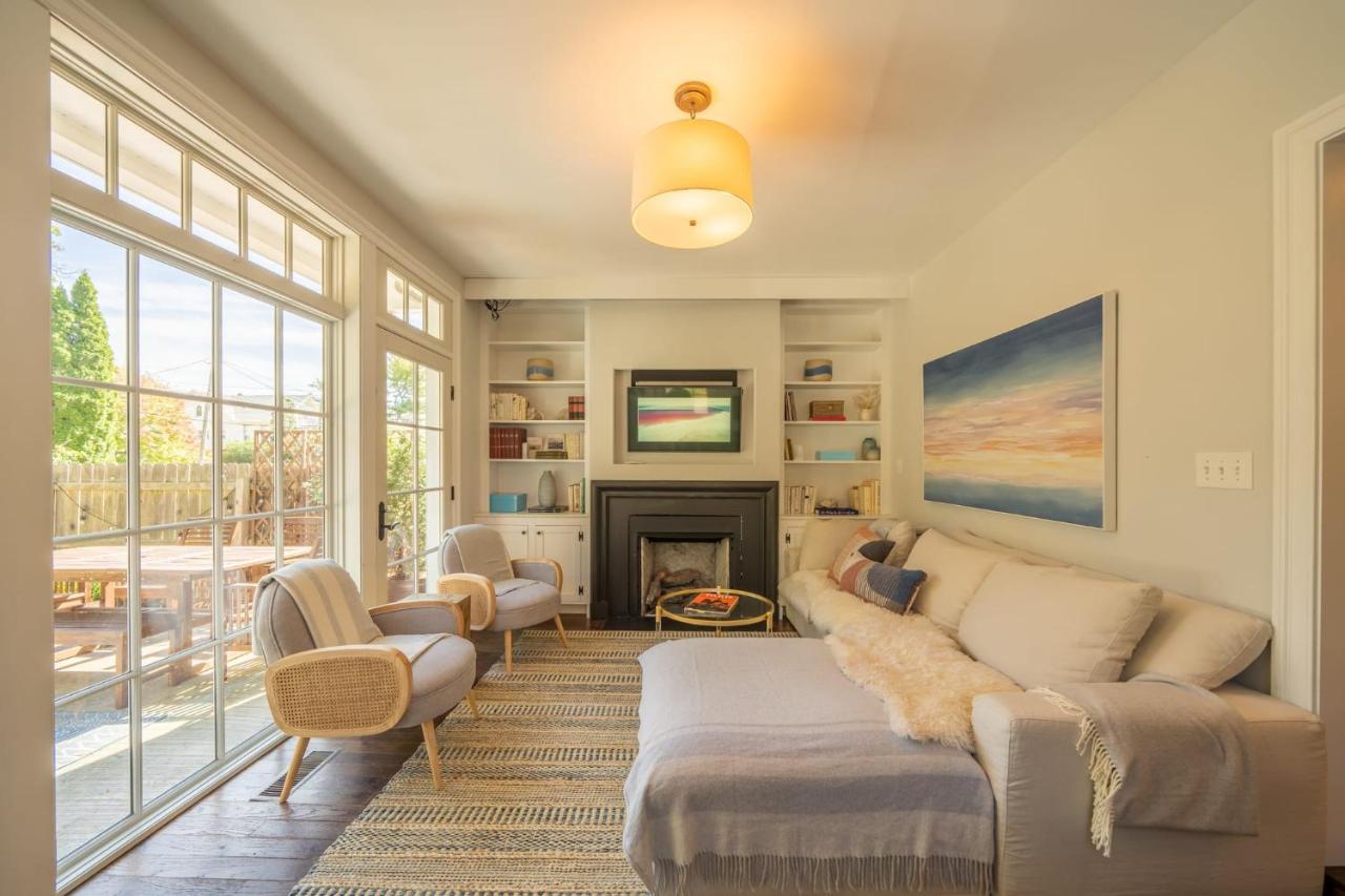 The Walton House - historic 3bd 2 5ba with parking - B&B