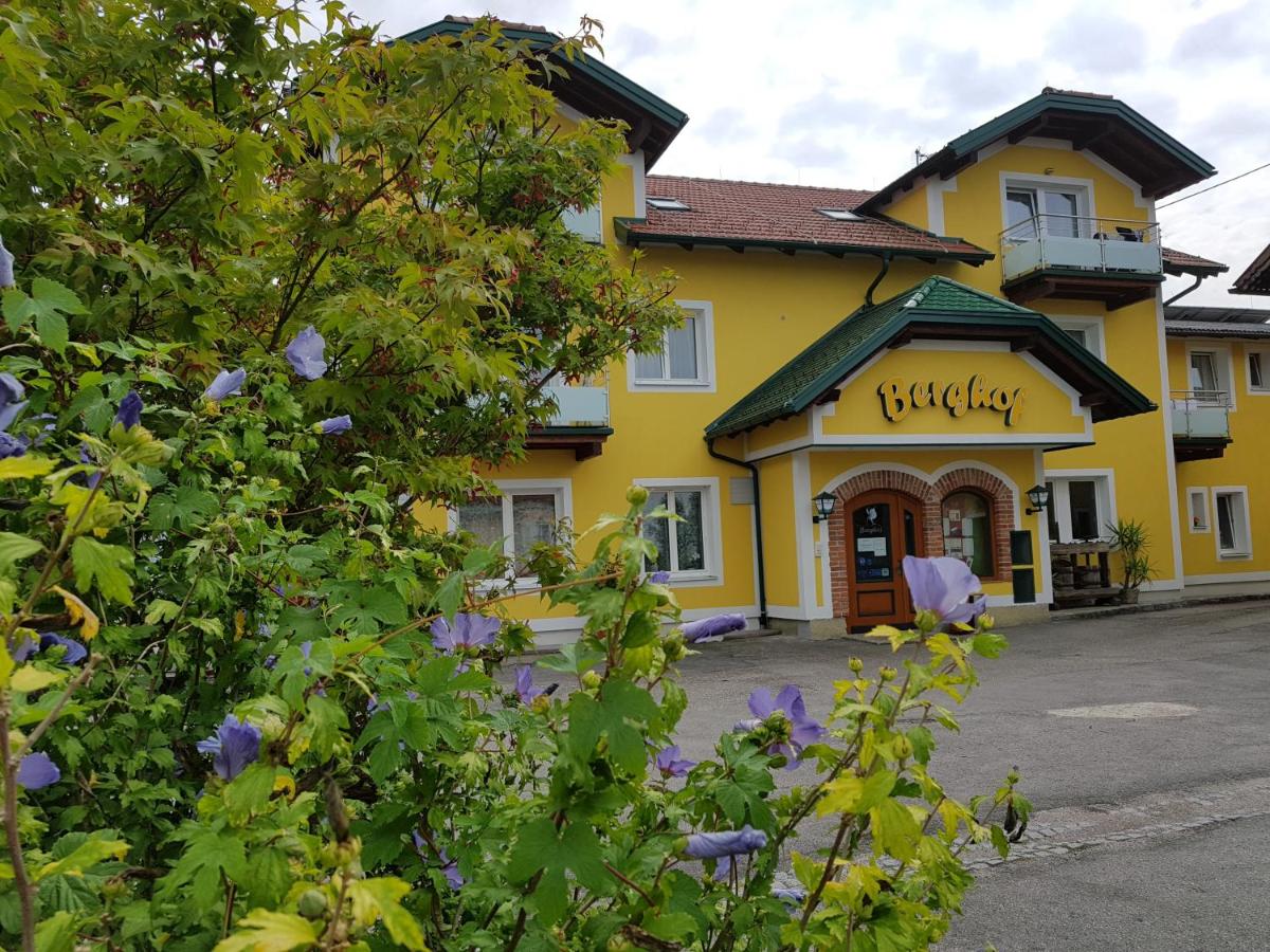 B&B Obernberg am Inn - Pension Baumgartner-Berghof - Bed and Breakfast Obernberg am Inn