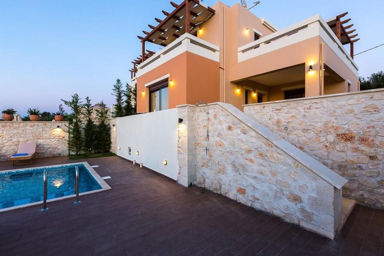 Roupes Villa III, Family villa, Fantastic views, Private pool - B&B