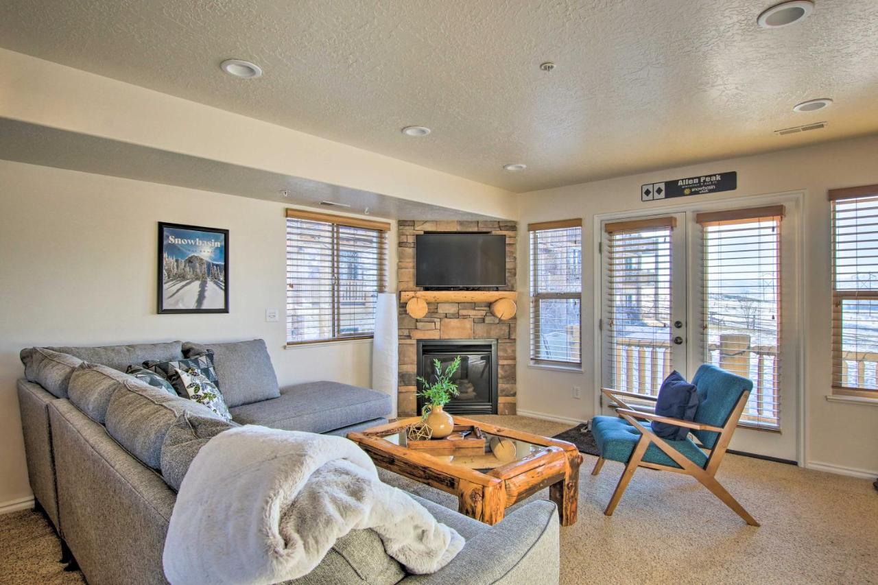 2-Condo Property with Mtn Views by Golf and Ski Resort - Chambres d’hôtes
