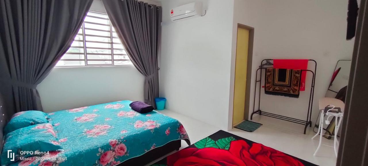 B&B Kampung Jalan Bota - Rayyan Homestay Seri Iskandar Perak Near Utp Uitm - Bed and Breakfast Kampung Jalan Bota