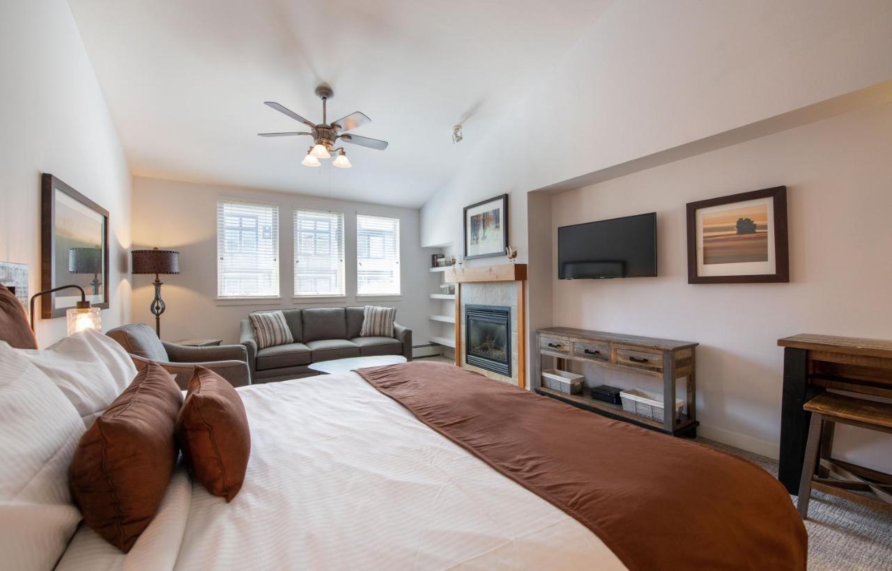 Premium Unit 3620 - Studio - Fraser Crossing Founders Pointe condo - B&B