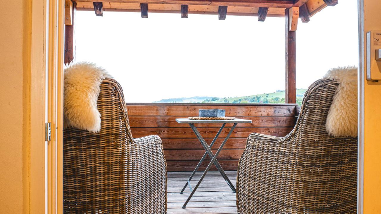 Dachwohnung mit Ofen und Freisitz - B&B