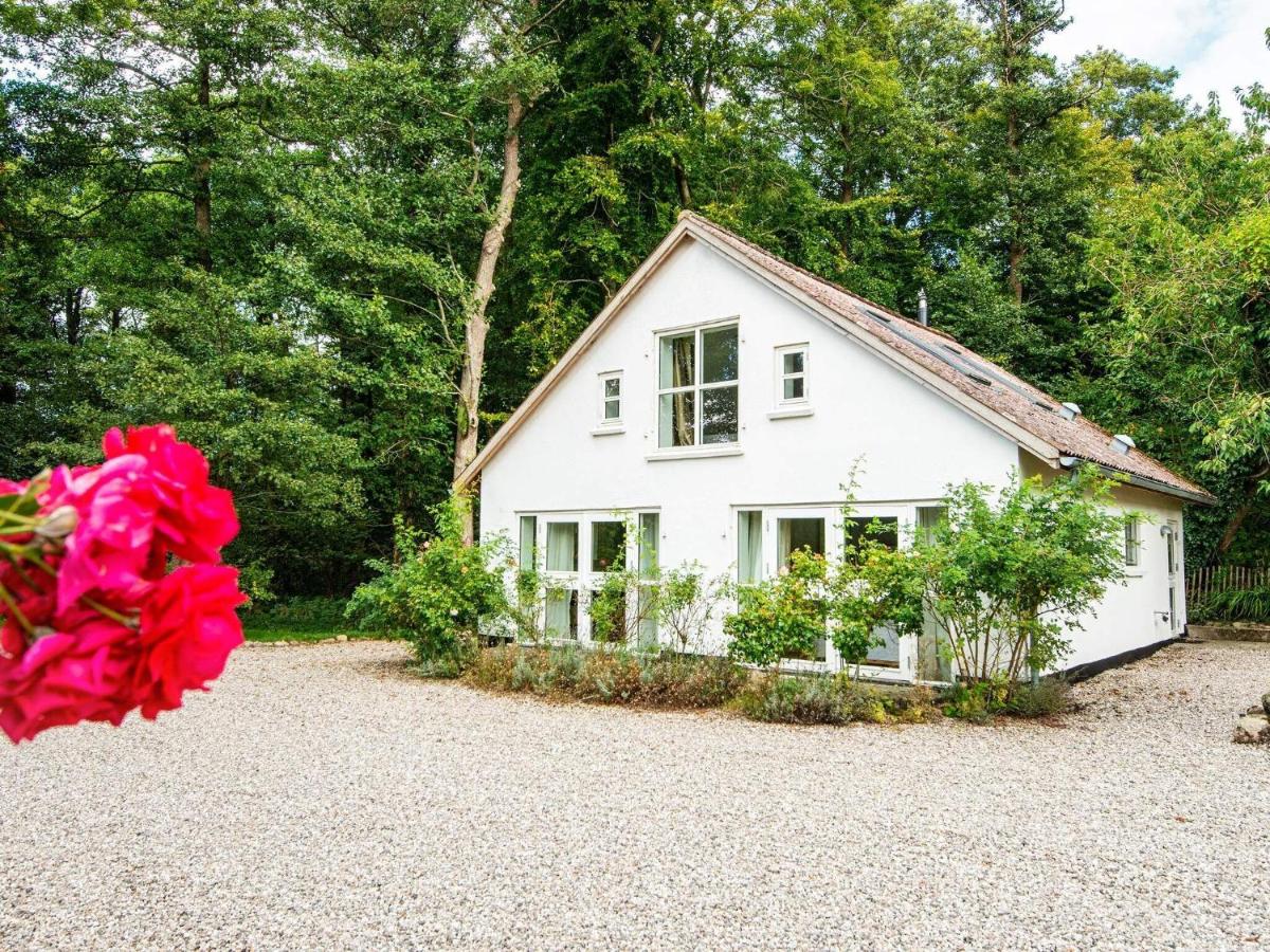 B&B Aabenraa - Holiday Home Varnæshoved - Bed and Breakfast Aabenraa