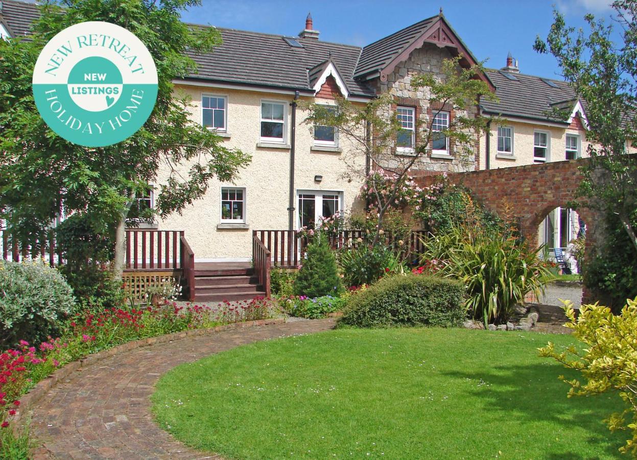 B&B Bettystown - Courtyard Holiday Cottage No 8 - Bed and Breakfast Bettystown