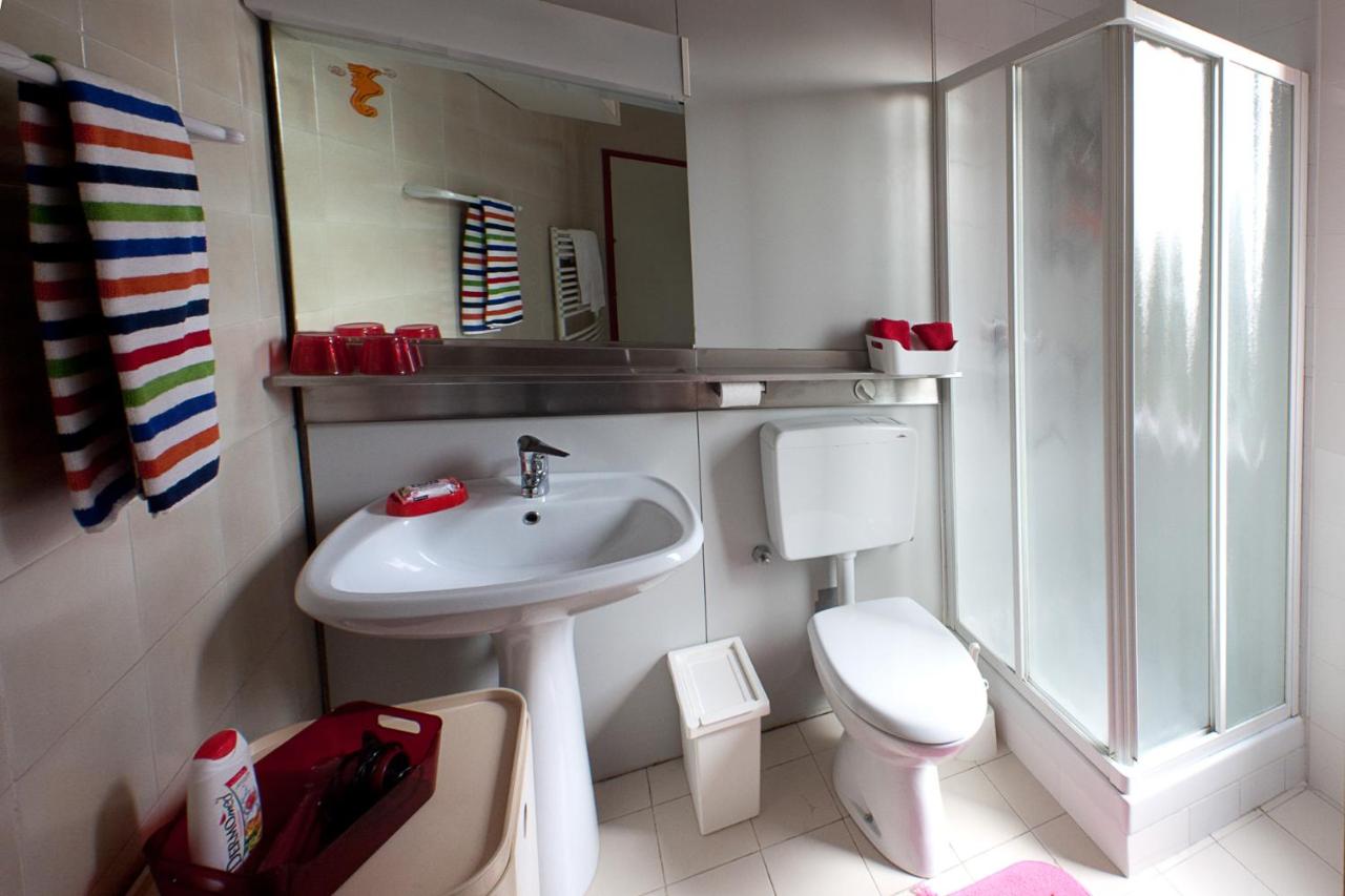 Twin Room with Private External Bathroom