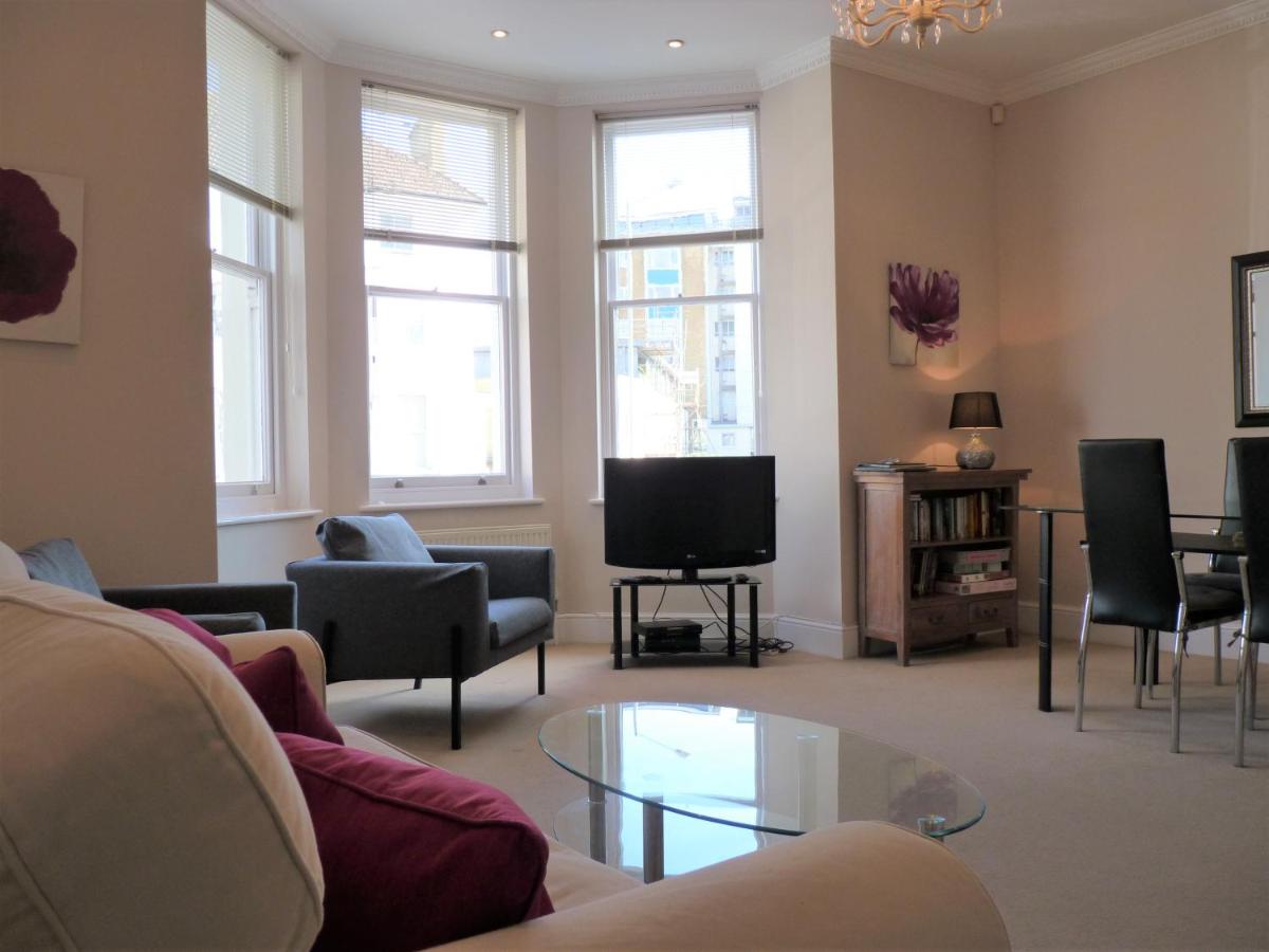 B&B Eastbourne - Cavendish apartment - central and spacious - Bed and Breakfast Eastbourne
