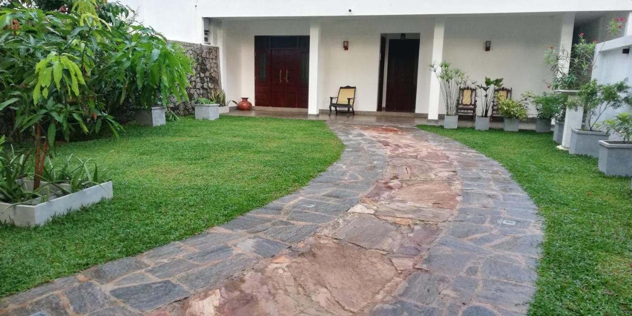 Ceylonray Travels and Holidays - B&B