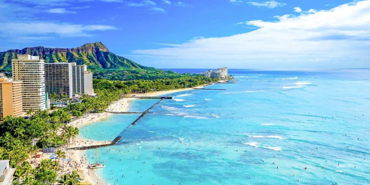 Diamond Head Beach Hotel - Chambres d’hôtes