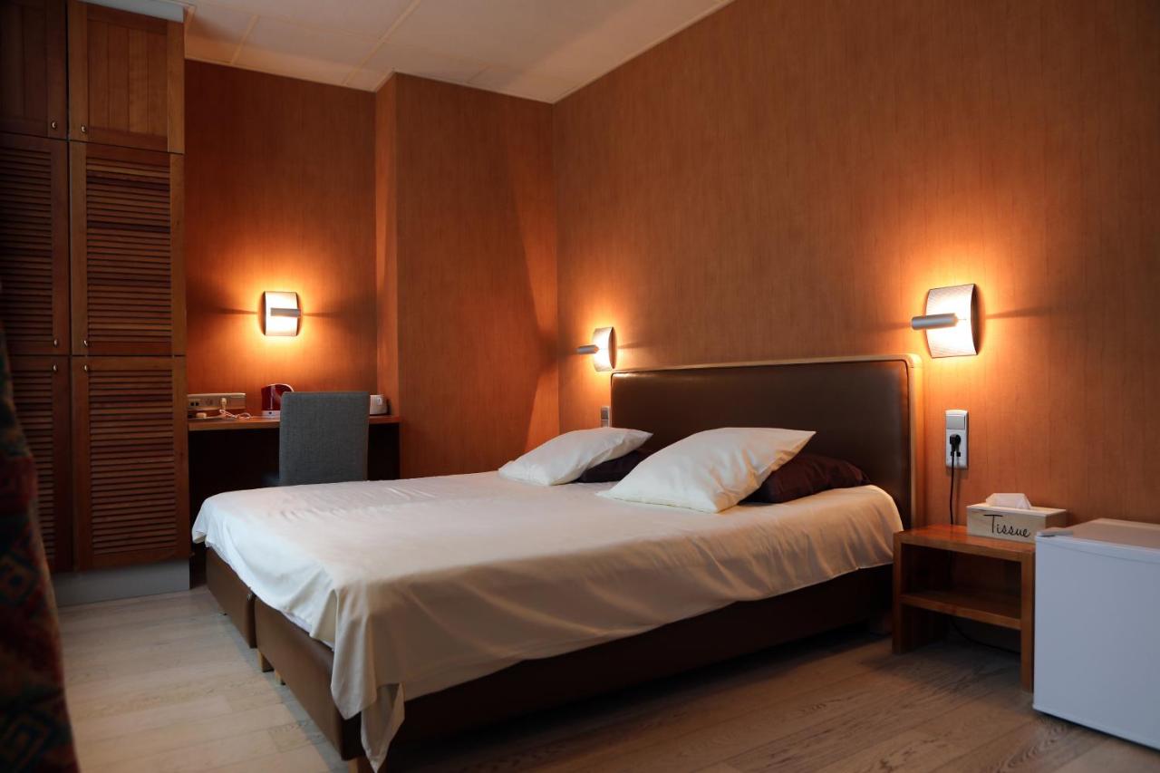Twin Room with Private Bathroom
