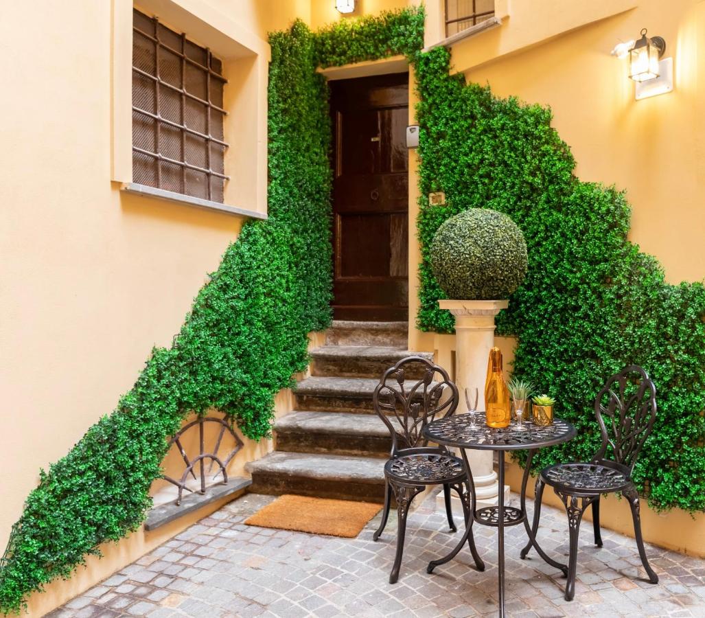The Court Piazza di Spagna - B&B Roma